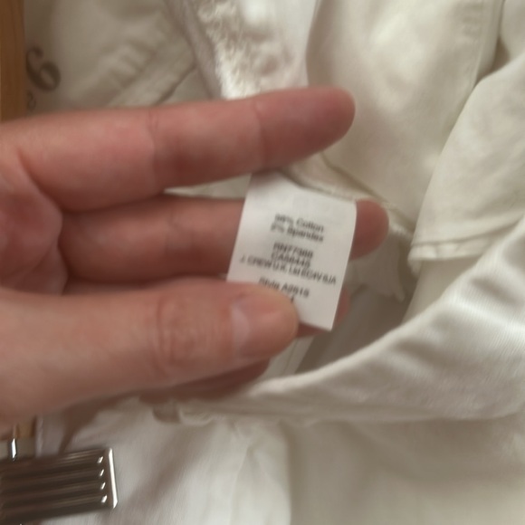 J Crew white chino Andie shorts.  Size 6 - Picture 4 of 4